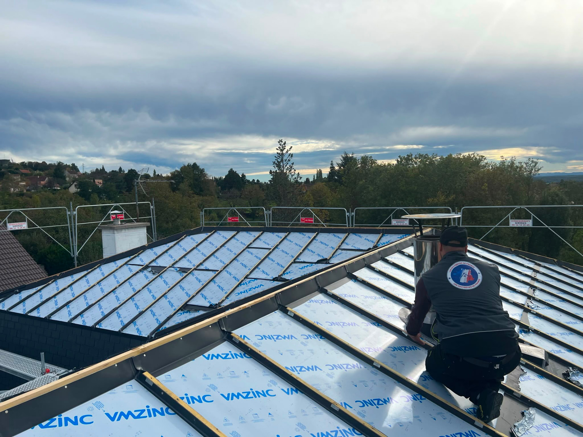 Chantier de couverture zinc VMZINC — Les Couvreurs de France